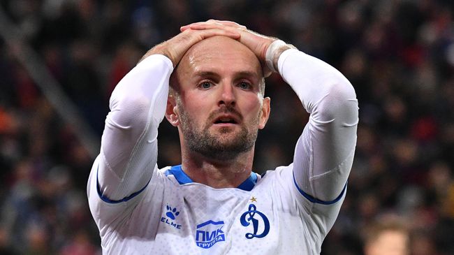 Игрок Динамо Константин Рауш во время матча 14-го тура чемпионата России по футболу среди клубов Премьер-лиги между командами ПФК ЦСКА (Москва) и ФК Динамо (Москва).