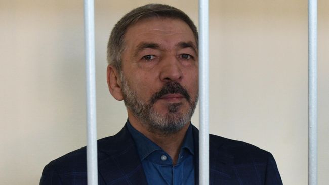 Бывший временно исполняющий обязанности председателя правительства Республики Дагестан Абдусамад Гамидов, обвиняемый в растрате бюджетных средств, во время оглашения приговора в Лефортовском суде Москвы Бывший временно исполняющий обязанности председателя правительства Республики Дагестан Абдусамад Гамидов, обвиняемый в растрате бюджетных средств, во время оглашения приговора в Лефортовском суде Москвы