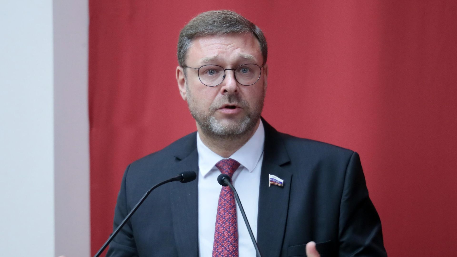 Председатель комитета Совета Федерации РФ по международным делам Константин Косачев выступает на заседании Ученого совета ИМЭМО РАН имени Е.М. Примакова, посвященном 90-летию со дня рождения Е. М. Примакова. 28 октября 2019 Председатель комитета Совета Федерации РФ по международным делам Константин Косачев выступает на заседании Ученого совета ИМЭМО РАН имени Е.М. Примакова, посвященном 90-летию со дня рождения Е. М. Примакова. 28 октября 2019 - РИА Новости, 1920, 01.01.2021