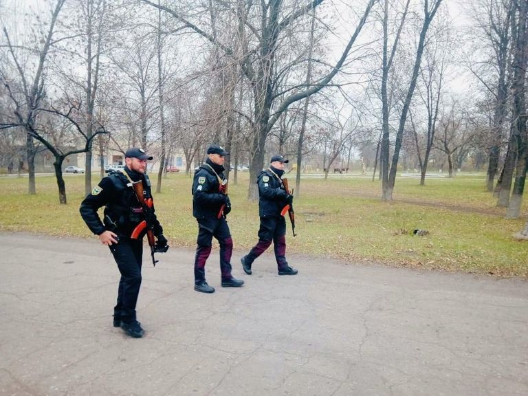 Сотрудники полиции Украины в Золотом-4 Сотрудники полиции Украины в Золотом-4