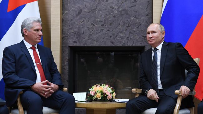 Президент РФ Владимир Путин и президент Кубы Мигель Диас-Канель Бермудес во время встречи Президент РФ Владимир Путин и президент Кубы Мигель Диас-Канель Бермудес во время встречи