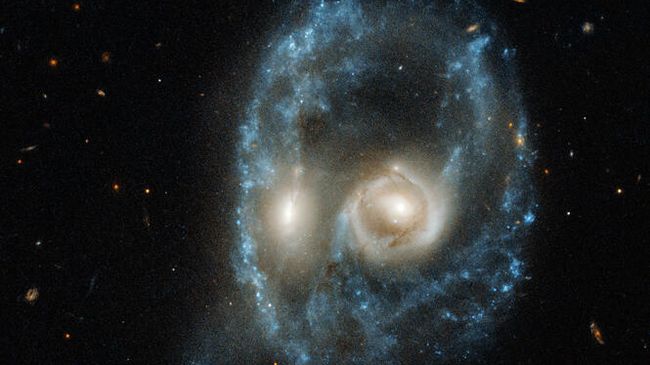 Галактики из Призрачного следа, заснятые телескопом Hubble Галактики из Призрачного следа, заснятые телескопом Hubble