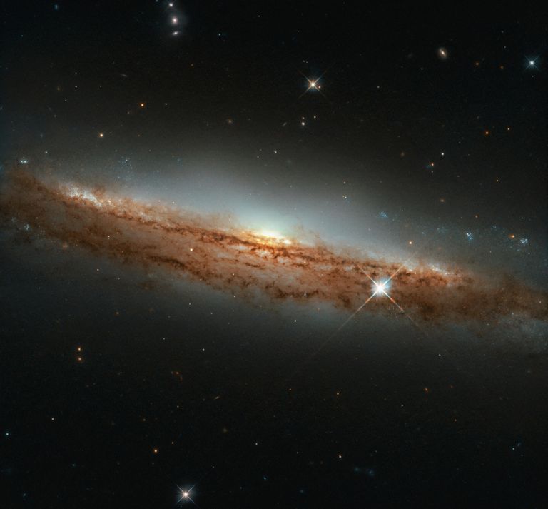 Спиральная галактика NGC 3717 Спиральная галактика NGC 3717