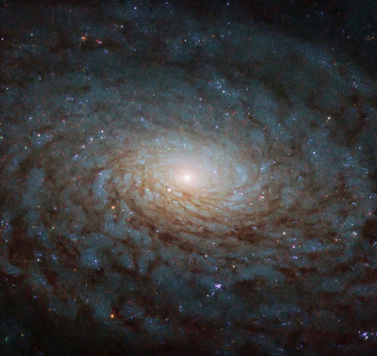 Спиральная галактика NGC 4380 Спиральная галактика NGC 4380
