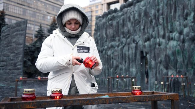 Акция Колокол памяти у мемориала Стена скорби на проспекте Сахарова в Москве Акция Колокол памяти у мемориала Стена скорби на проспекте Сахарова в Москве