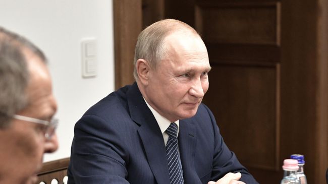 Владимир Путин во время встречи с премьер-министром Венгрии Виктором Орбаном Владимир Путин во время встречи с премьер-министром Венгрии Виктором Орбаном