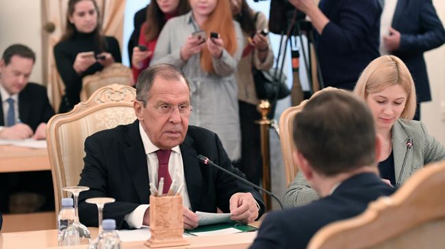 Глава МИД РФ Сергей Лавров во время встречи в Москве с генеральным секретарем ОБСЕ Томасом Гремингером Глава МИД РФ Сергей Лавров во время встречи в Москве с генеральным секретарем ОБСЕ Томасом Гремингером