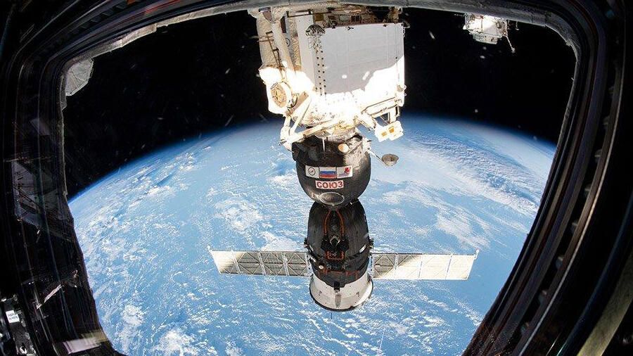 Корабль Союз МС-12, пристыкованный к МКС Корабль Союз МС-12, пристыкованный к МКС - РИА Новости, 1920, 19.11.2020