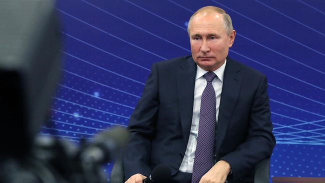 Президент РФ Владимир Путин во время встречи с представителями общественности Калининградской области Президент РФ Владимир Путин во время встречи с представителями общественности Калининградской области