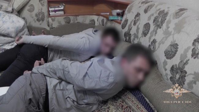 В Иваново полицейские задержали 9 подозреваемых в более чем 50 кражах, совершенных по телефону под видом банковских служащих В Иваново полицейские задержали 9 подозреваемых в более чем 50 кражах, совершенных по телефону под видом банковских служащих