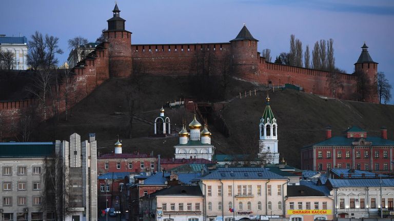 Вид на Нижегородский кремль и церковь Рождества Иоанна Предтечи в Нижнем Новгороде Вид на Нижегородский кремль и церковь Рождества Иоанна Предтечи в Нижнем Новгороде