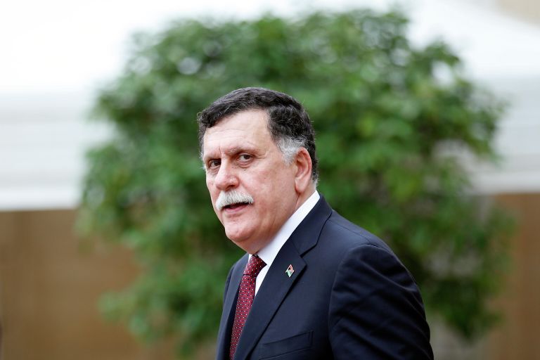 Премьер-министр Ливии Фаиз Сарадж после Международной конференции по Ливии в Елисейском дворце в Париже, Франция Премьер-министр Ливии Фаиз Сарадж после Международной конференции по Ливии в Елисейском дворце в Париже, Франция
