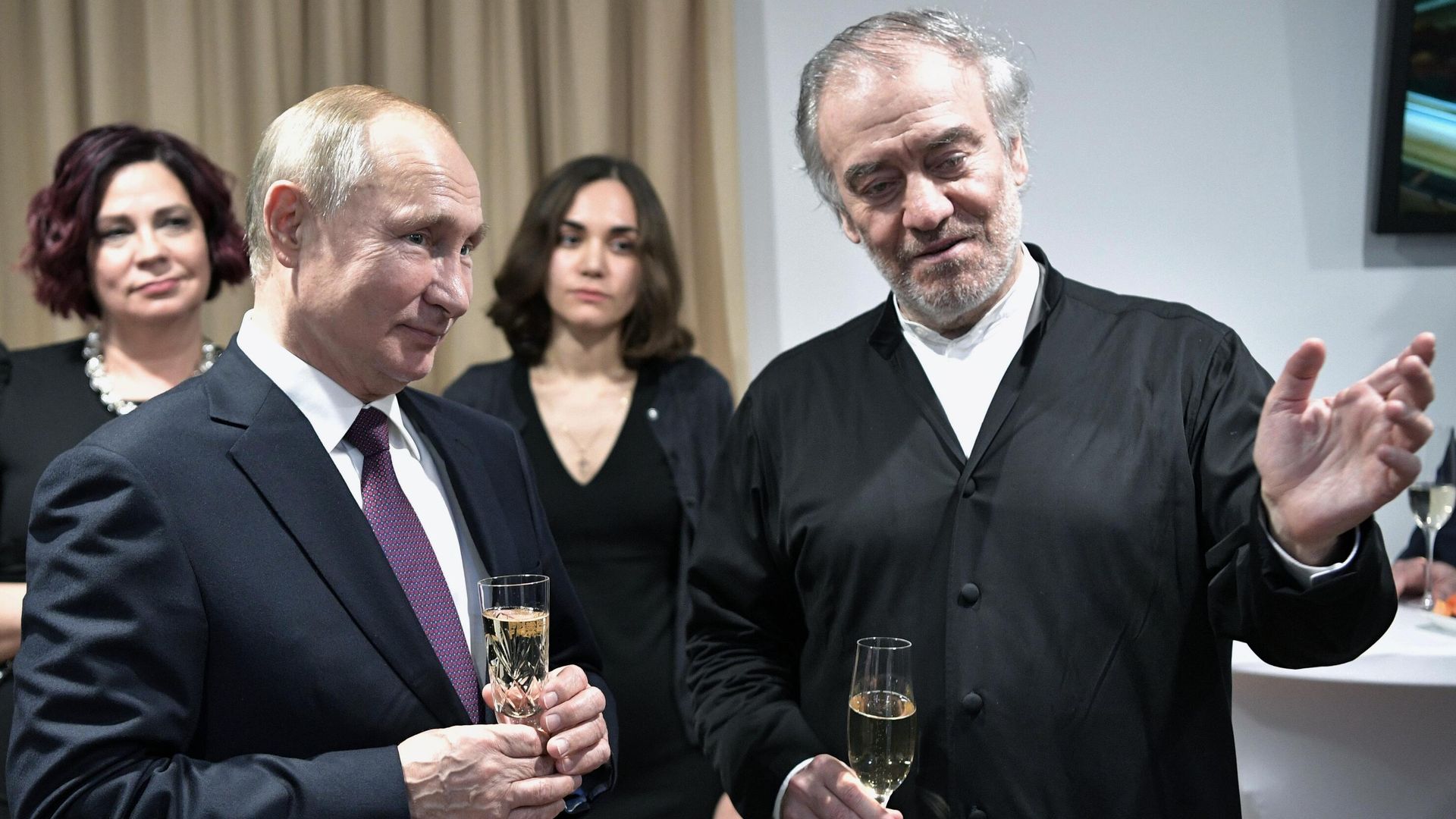 Владимир Путин и Валерий Гергиев Владимир Путин и Валерий Гергиев - РИА Новости, 1920, 25.03.2026