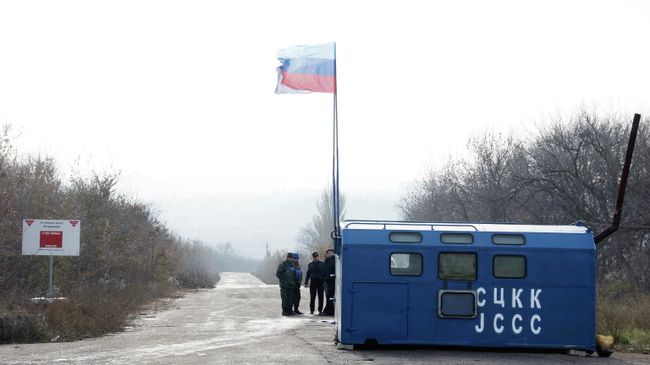 База Совместного центра контроля и координации прекращения огня и стабилизации обстановки на Юго-Востоке Украины под Первомайском База Совместного центра контроля и координации прекращения огня и стабилизации обстановки на Юго-Востоке Украины под Первомайском