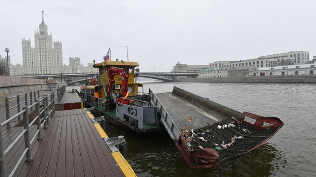 Мусоросборное судно МС-3 ГУП Мосводосток Мусоросборное судно МС-3 ГУП Мосводосток