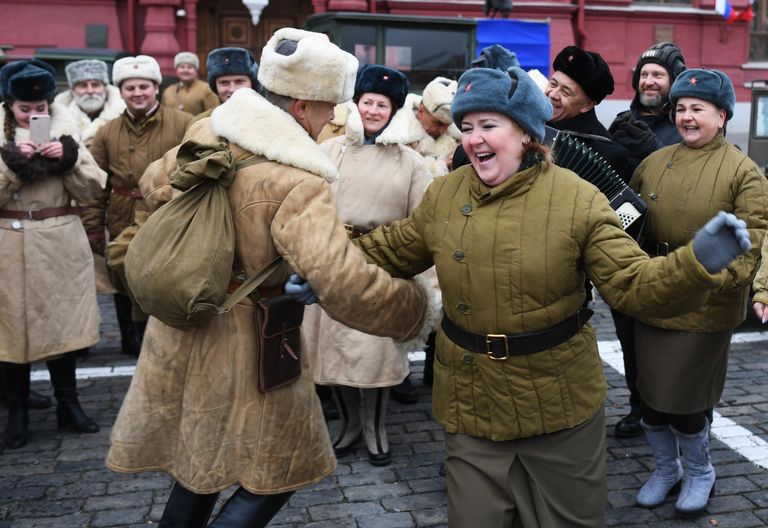 Участники марша, приуроченного к 78-й годовщине парада 1941 года на Красной площади Участники марша, приуроченного к 78-й годовщине парада 1941 года на Красной площади