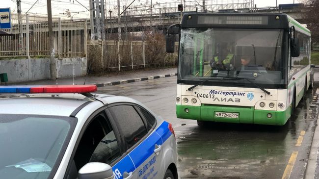 ДТП с участием автобуса на улице Фрязевская в Москве. 7 ноября 2019 ДТП с участием автобуса на улице Фрязевская в Москве. 7 ноября 2019