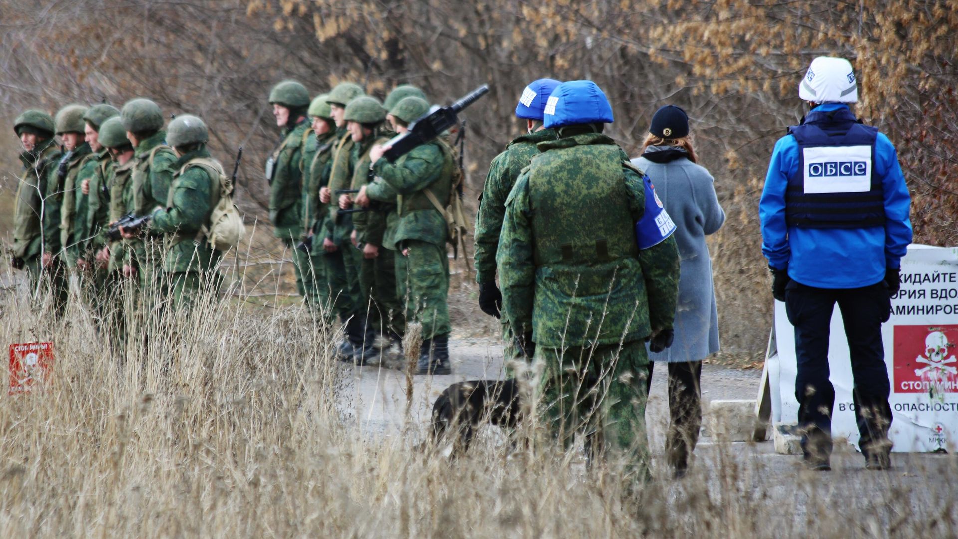 Военнослужащие Народной милиции ДНР покидают свои позиции у села Петровского Военнослужащие Народной милиции ДНР покидают свои позиции у села Петровского - РИА Новости, 1920, 28.04.2021