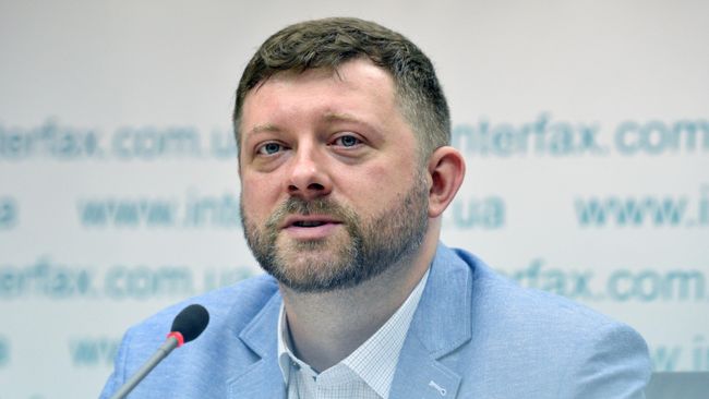 Александр Корниенко на пресс-конференции партии Слуга народа в Киеве.