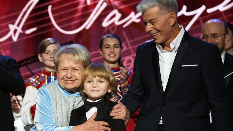Народная артистка СССР, композитор Александра Пахмутова на концерте в честь своего юбилея на сцене Большого театра России Народная артистка СССР, композитор Александра Пахмутова на концерте в честь своего юбилея на сцене Большого театра России