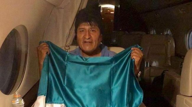 Эво Моралес вылетел из Боливии в Мексику Эво Моралес вылетел из Боливии в Мексику