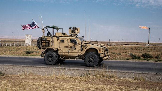 Американский военный автомобиль в Сирии Американский военный автомобиль в Сирии