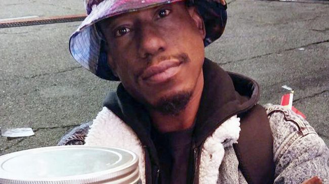 Рэпер Jamarr Antonio Stamps (Bad Azz) Рэпер Jamarr Antonio Stamps (Bad Azz)
