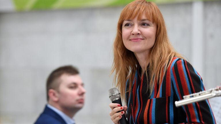 Певица Анна Бутурлина во время концерта на церемонии открытия нового травматологического корпуса больницы No 67 имени Л.А. Ворохобова в Москве