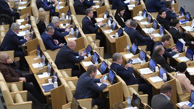 Депутаты на пленарном заседании Государственной Думы РФ Депутаты на пленарном заседании Государственной Думы РФ