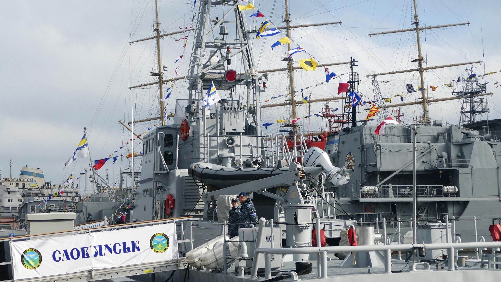 Патрульный катер типа Island Славянск, переданный США Военно-морским силам Украины, в порту Одессы Патрульный катер типа Island Славянск, переданный США Военно-морским силам Украины, в порту Одессы - РИА Новости, 1920, 17.11.2020