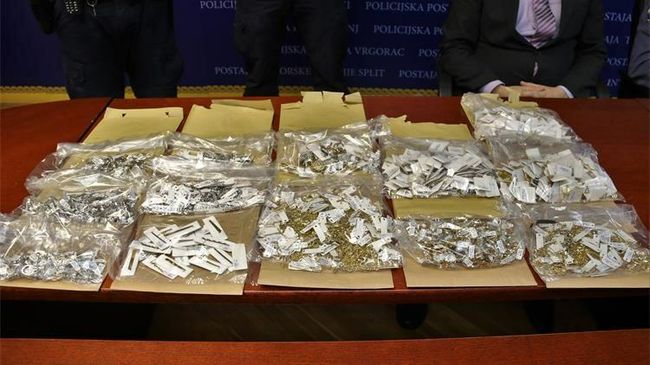Пресс-конференция, посвященная уголовному делу в отношении граждан России, подозреваемых в краже в ювелирном магазине в хорватском Сплите Пресс-конференция, посвященная уголовному делу в отношении граждан России, подозреваемых в краже в ювелирном магазине в хорватском Сплите