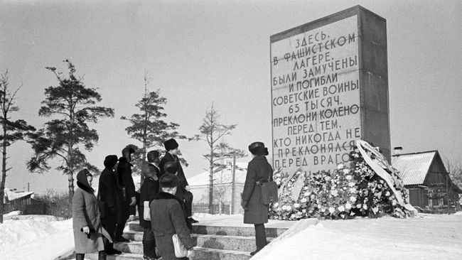 Обелиск в пригороде Пскова на месте, где находился фашистский концлагерь для советских военнопленных Обелиск в пригороде Пскова на месте, где находился фашистский концлагерь для советских военнопленных