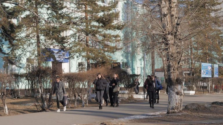 Здание Амурского колледжа строительства и жилищно-коммунального хозяйства в Благовещенске, где произошла стрельба Здание Амурского колледжа строительства и жилищно-коммунального хозяйства в Благовещенске, где произошла стрельба