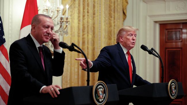 Президент США Дональд Трамп на совместной пресс-конференции с Реджепом Тайипом Эрдоганом по итогам переговоров в Вашингтоне. 13 ноября 2019 Президент США Дональд Трамп на совместной пресс-конференции с Реджепом Тайипом Эрдоганом по итогам переговоров в Вашингтоне. 13 ноября 2019