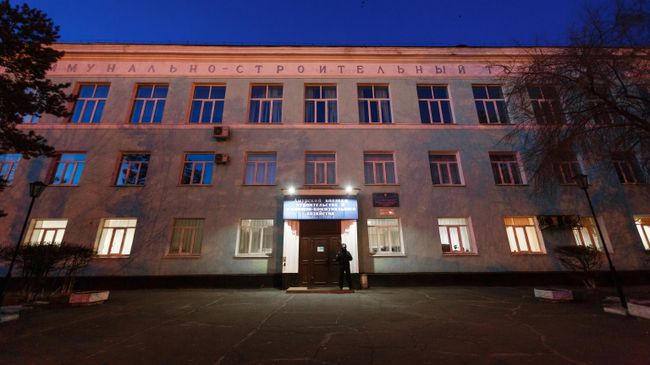 Здание Амурского колледжа строительства и жилищно-коммунального хозяйства в Благовещенске, где произошла стрельба