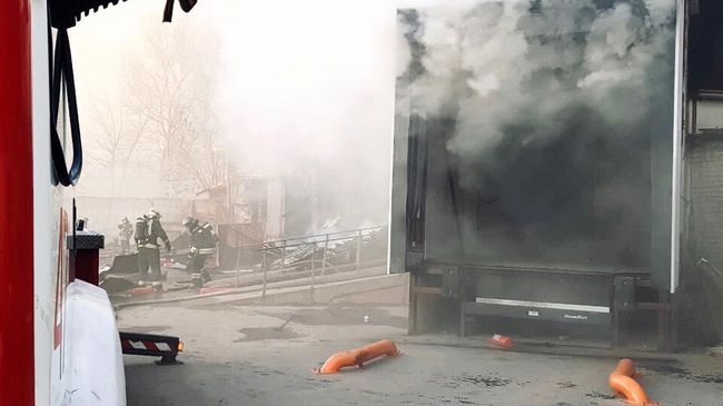 Пожар на складе в Москве Пожар на складе в Москве