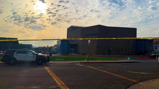 Средняя школа Saugus High School в Калифорнии, где в четверг 14 ноября 2019 произошла стрельба Средняя школа Saugus High School в Калифорнии, где в четверг 14 ноября 2019 произошла стрельба