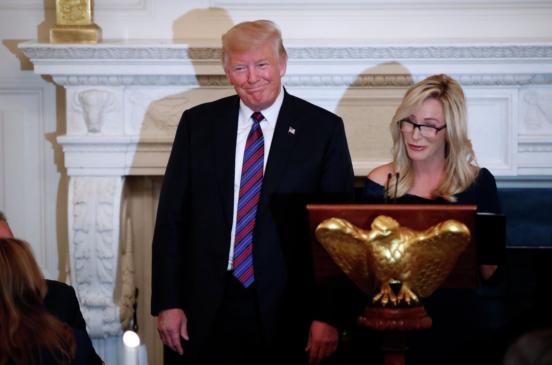 Президент США Дональд Трамп и пастор Паула Уайт в Белом доме Президент США Дональд Трамп и пастор Паула Уайт в Белом доме - РИА Новости, 1920, 01.12.2020