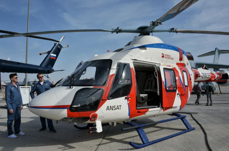 Вертолет Ансат на международном авиасалоне Dubai Airshow 2019 в Дубае Вертолет Ансат на международном авиасалоне Dubai Airshow 2019 в Дубае