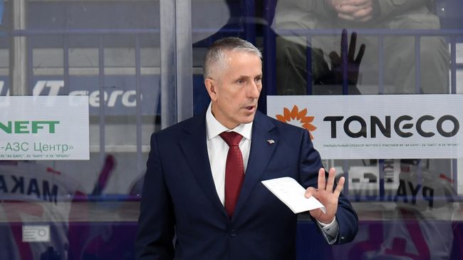 Главный тренер Авангарда Боб Хартли