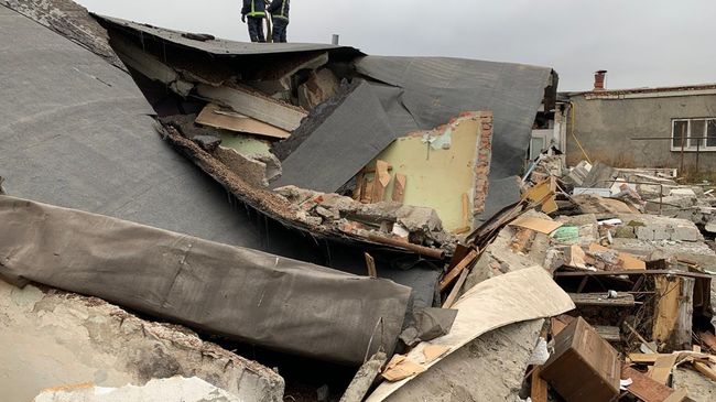 Обрушенный дом в результате взрыва бытового газа в поселке Пробуждение города Энгельса Обрушенный дом в результате взрыва бытового газа в поселке Пробуждение города Энгельса