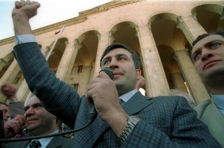 Михаил Саакашвили на митинге 22-23 ноября 2003 года в Тбилиси