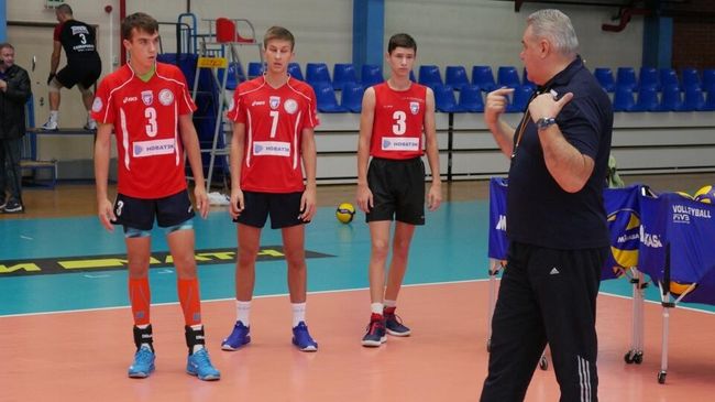 Игроки и тренер ВК Нова Игроки и тренер ВК Нова