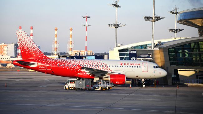 Самолет Airbus А319 авиакомпании Россия в международном аэропорту Внуково