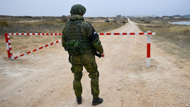 Военнослужащий подразделения морской военной полиции Черноморского флота Военнослужащий подразделения морской военной полиции Черноморского флота