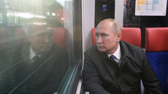 Президент РФ Владимир Путин во время поездки на поезде Иволга от Белорусского вокзала по маршруту Одинцово-Лобня Московских центральных диаметров Президент РФ Владимир Путин во время поездки на поезде Иволга от Белорусского вокзала по маршруту Одинцово-Лобня Московских центральных диаметров