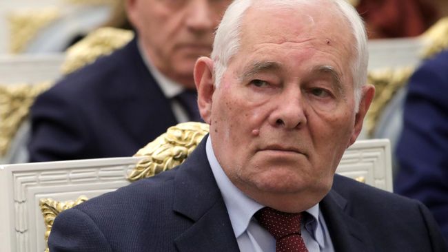 Президент Научно-исследовательского института неотложной детской хирургии и травматологии Леонид Рошаль на церемонии вручения государственных наград в Кремле Президент Научно-исследовательского института неотложной детской хирургии и травматологии Леонид Рошаль на церемонии вручения государственных наград в Кремле