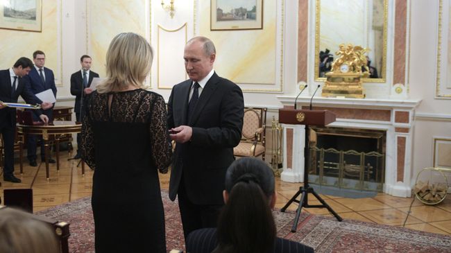 Президент РФ Владимир Путин во время встречи в Кремле с семьями сотрудников, погибших при испытаниях под Северодвинском Президент РФ Владимир Путин во время встречи в Кремле с семьями сотрудников, погибших при испытаниях под Северодвинском