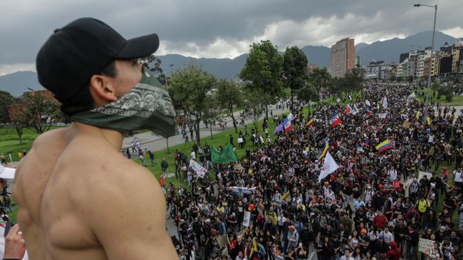 Антиправительственная демонстрация в Боготе, Колумбия Антиправительственная демонстрация в Боготе, Колумбия