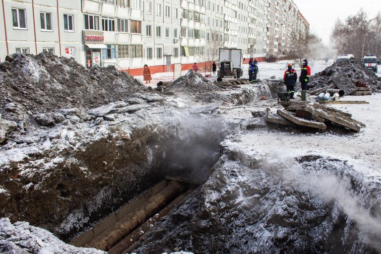 Вместо предполагаемых пяти метров трубы теплоэнергетикам пришлось менять 30